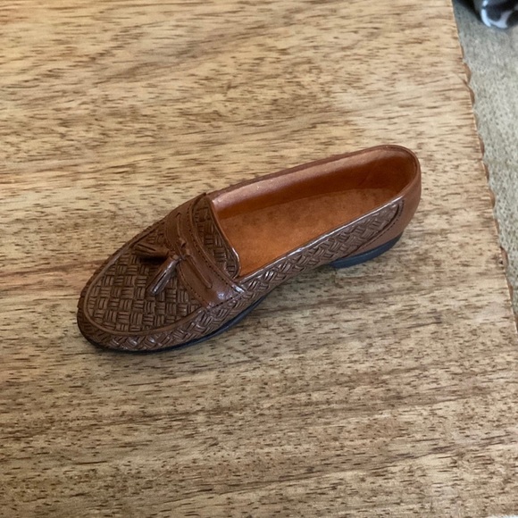 🌸3 for $18🌸 Just the Right Shoe Ingenue, Brown Tassel Loafer Miniature EUC - Picture 1 of 9